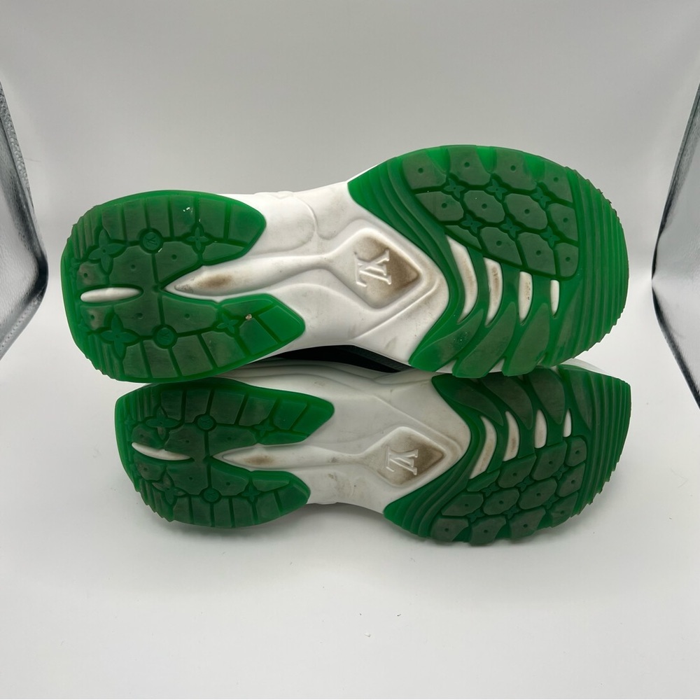 Louis Vuitton Run 55 Sneakers - Picture 10 of 10